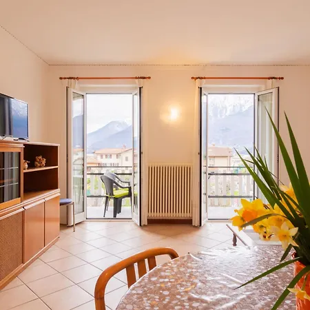 Di Cristina By Interhome Appartement Domaso
